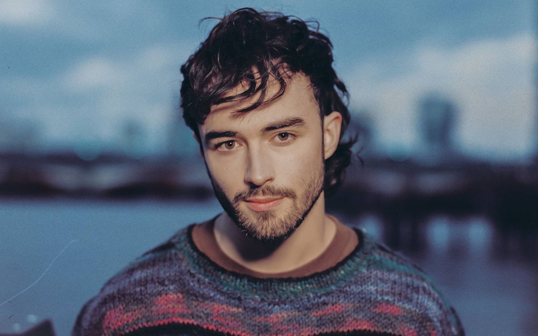 Alfie Templeman – Eyes Wide Shut