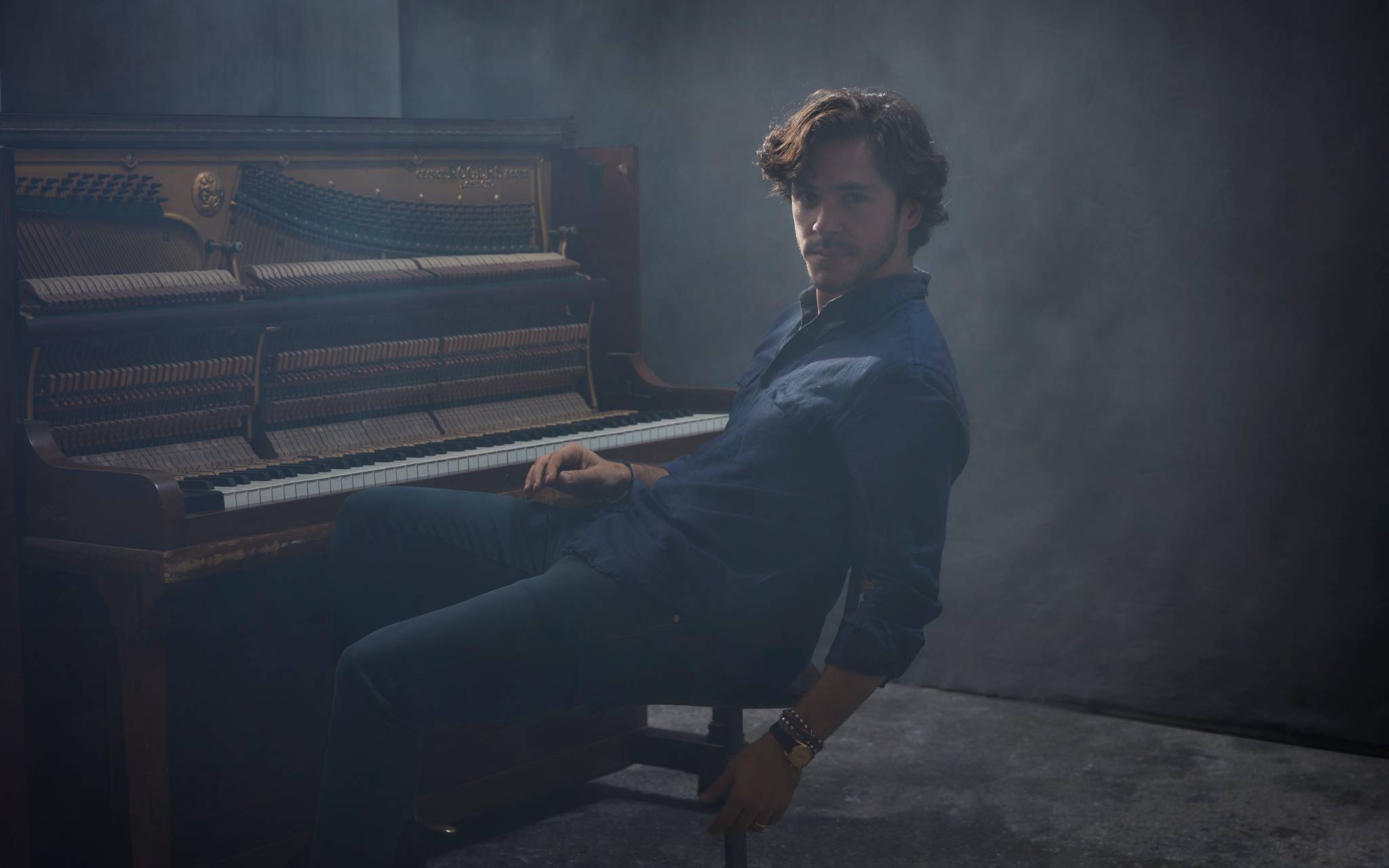 Jack Savoretti – Dancing Through The Rain