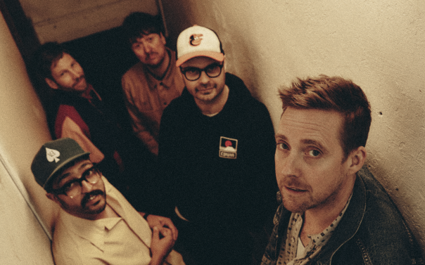 Kaiser Chiefs – How 2 Dance