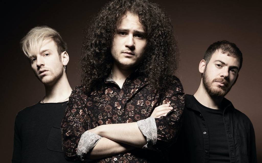 King Falcon – Everybody’s Down