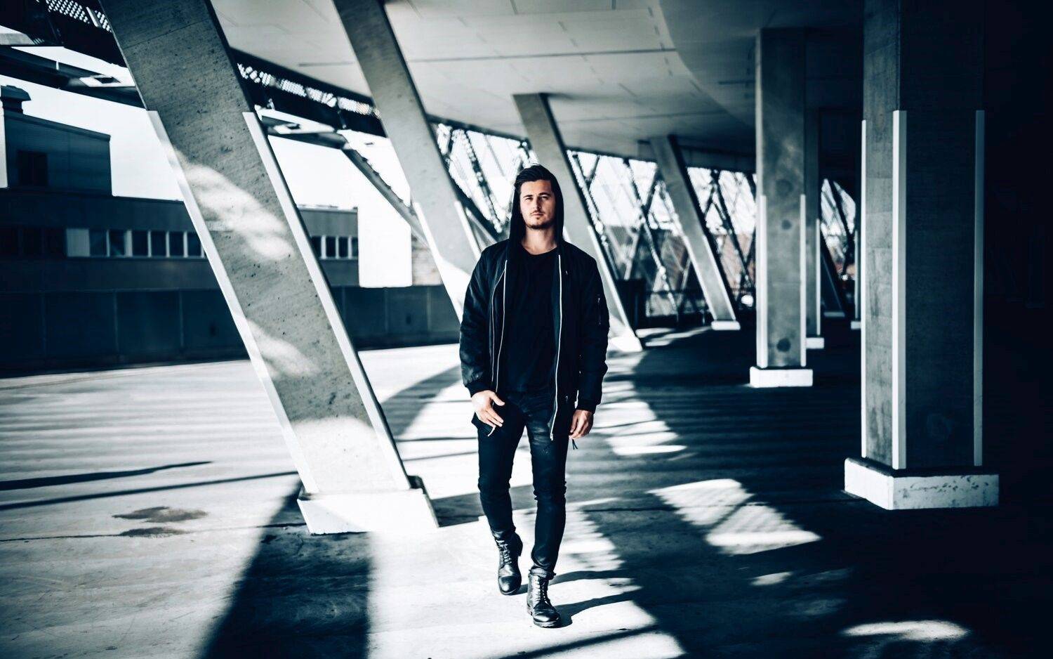 Lucas Estrada, NSH & Alon – It’s On Me