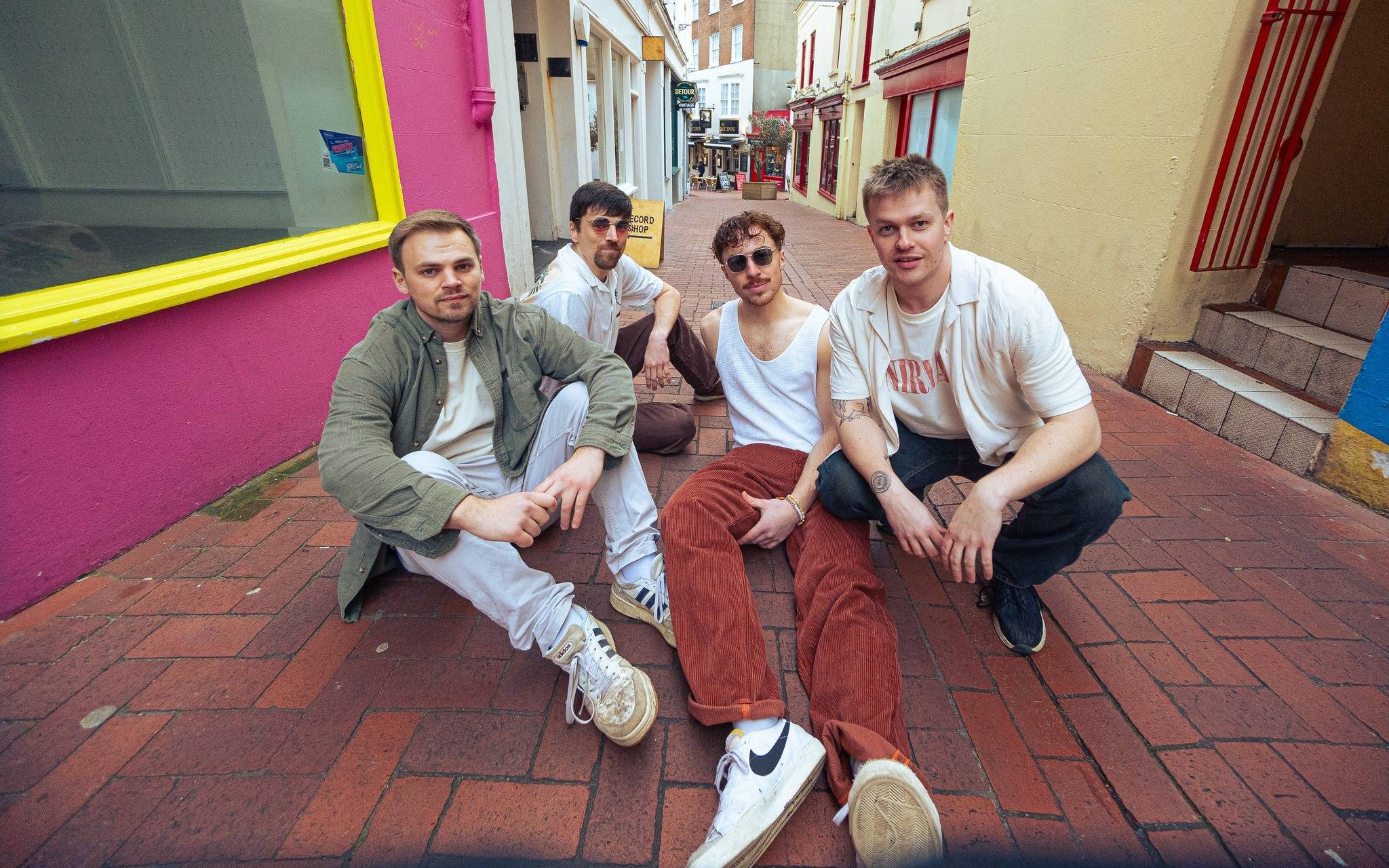 Luna Blue – Ban The Romance