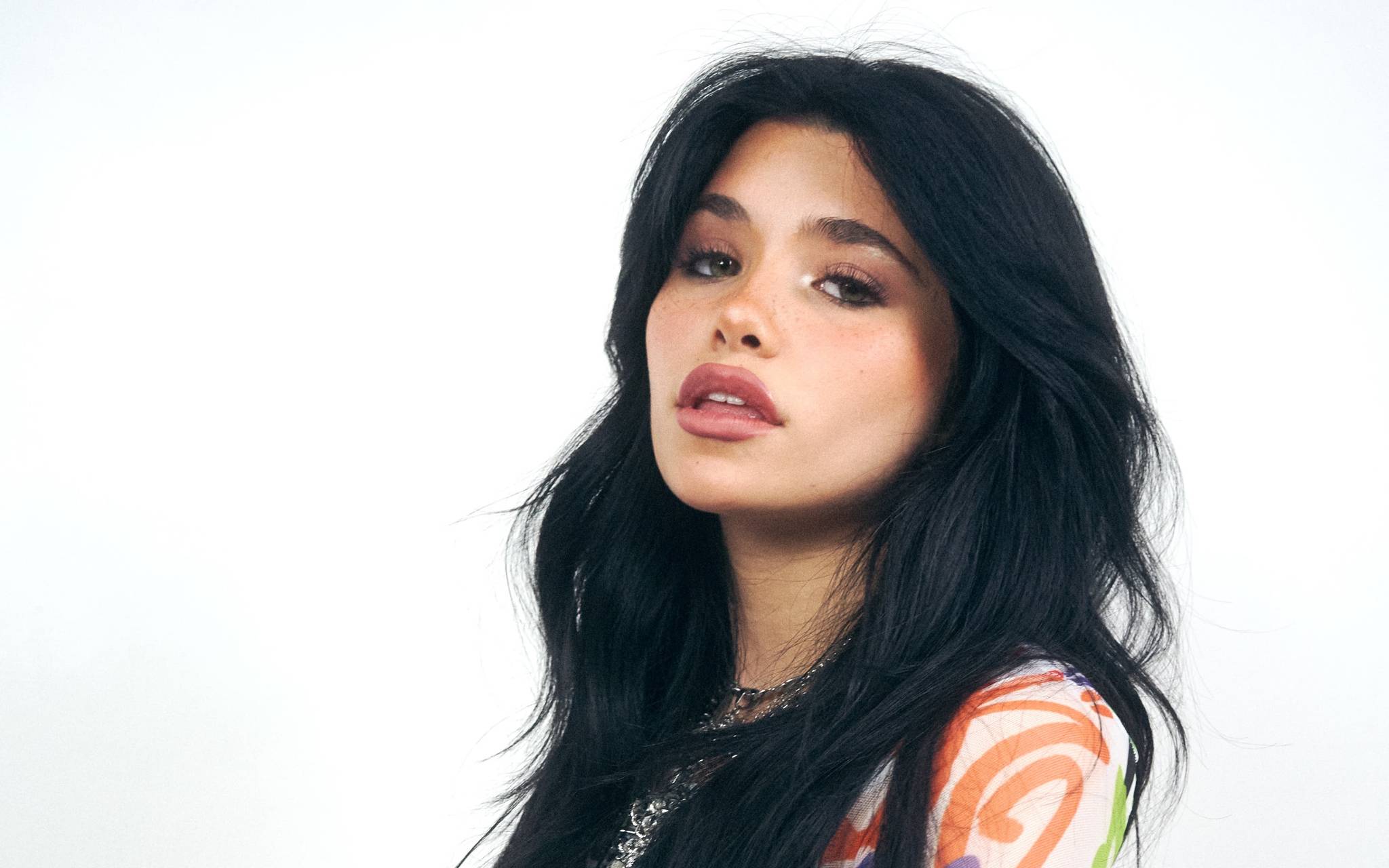 Nessa Barrett – Tired Of California