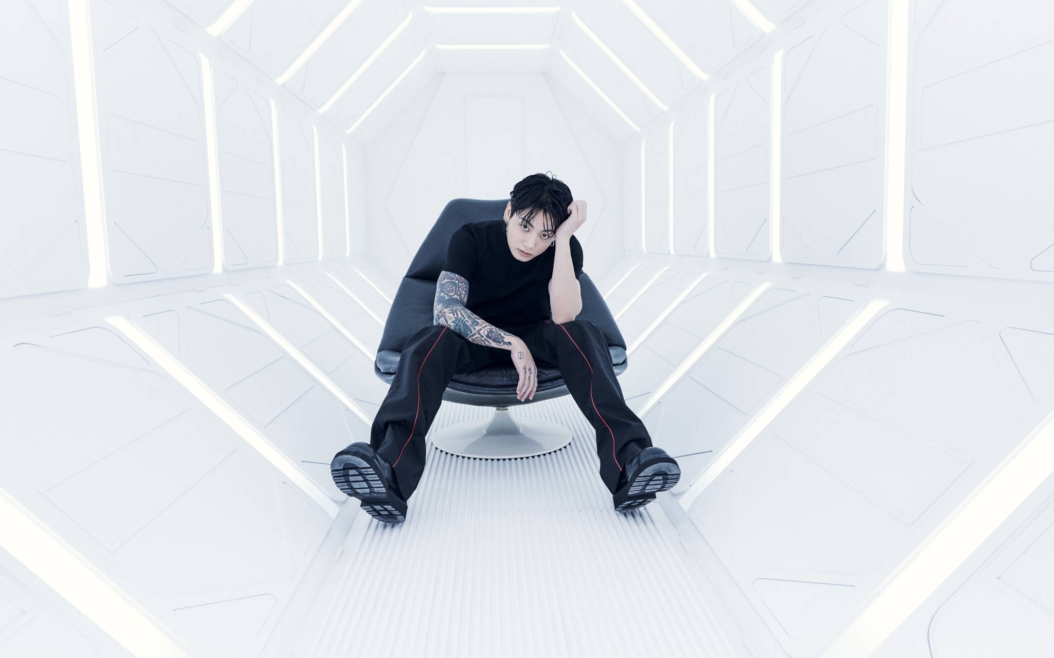 Jung Kook – Standing Next To You