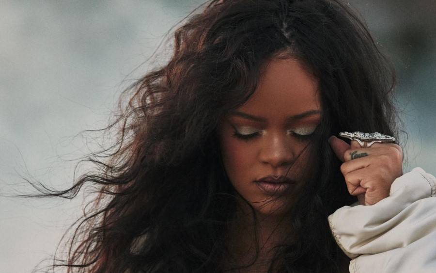 Rihanna – Born Again