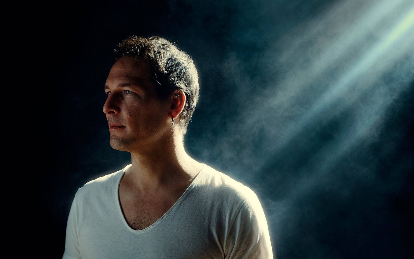 Riku Rajamaa – Hold Me Close