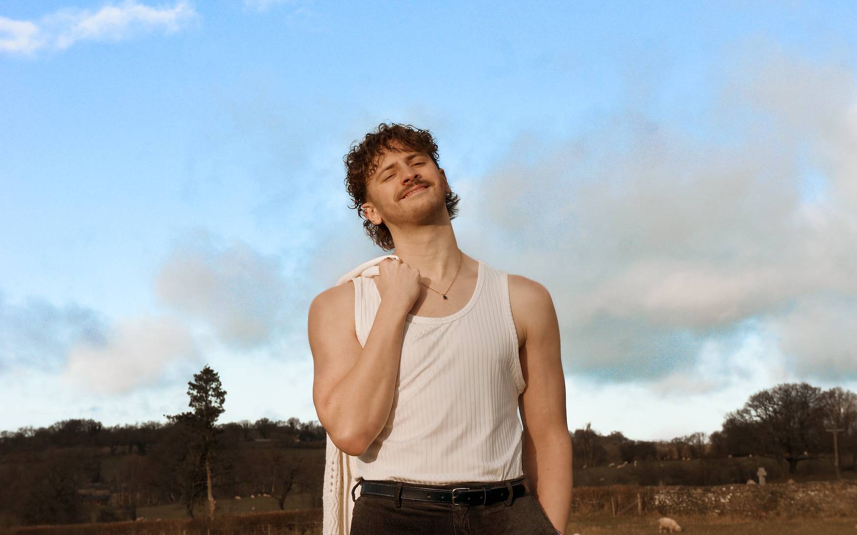 SOCKiTTOME – disguise