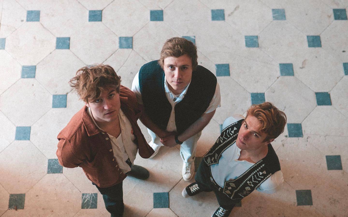 Tors – Anything Can Happen